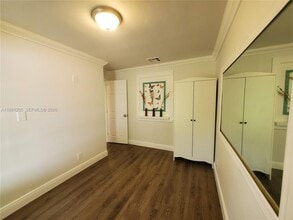 126 NW 8th Ave in Hallandale Beach, FL - Building Photo - Building Photo