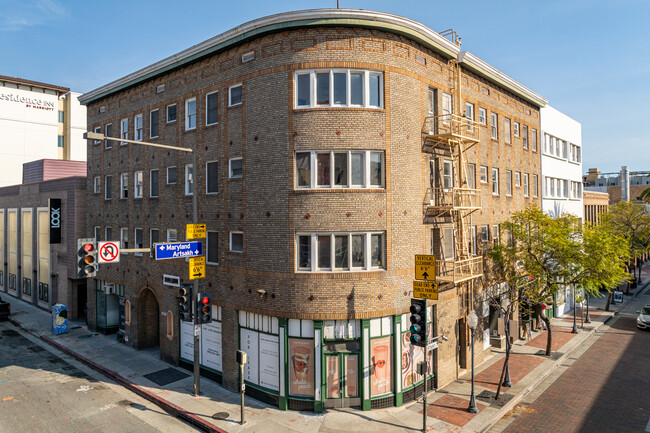 202 E Wilson Ave