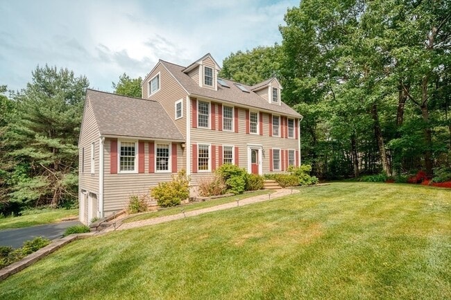 7 Magnolia Dr in Ayer, MA - Building Photo - Building Photo