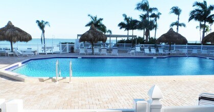 6327 Palma Del Mar Blvd S in St. Petersburg, FL - Building Photo - Building Photo