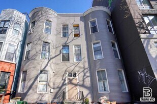 66 Grove St in Brooklyn, NY - Building Photo