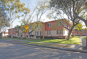 6810-6830 Heliotrope Ave Apartments