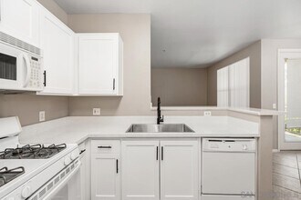 1441 Santa Lucia Rd in Chula Vista, CA - Foto de edificio - Building Photo