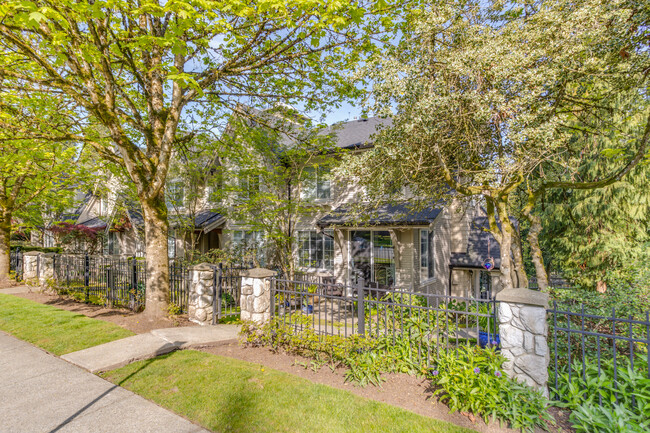 8415 Cumberland Pl in Burnaby, BC - Building Photo - Primary Photo