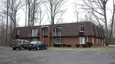 Normandy House Apartments in Amherst, OH - Foto de edificio - Building Photo