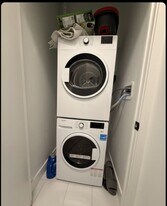 308 Jarvis St in Toronto, ON - Building Photo