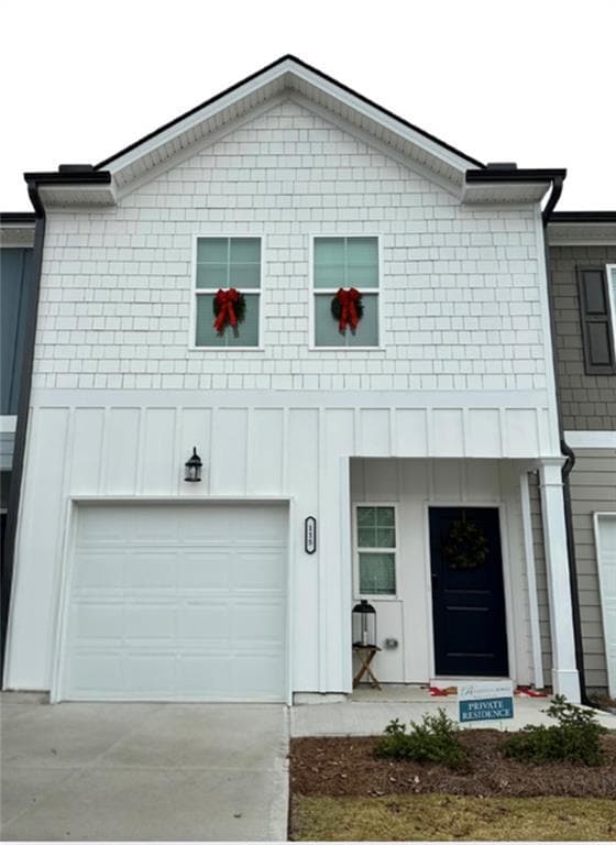 property at 115 Buckingham Ln