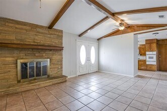 105 Stiles Dr in Midlothian, TX - Building Photo - Building Photo