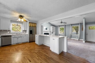 2328 Ravenhill Dr in Raleigh, NC - Building Photo - Building Photo