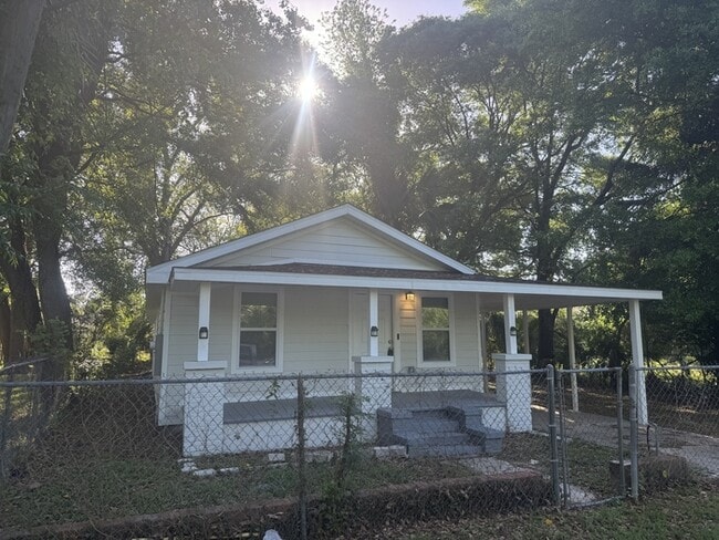 property at 2908 N Tarragona St