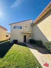 43609 Stanridge Ave, Unit B in Lancaster, CA - Building Photo - Building Photo