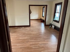 92 Broadway, Unit Apt 6 in Whitehall, NY - Building Photo