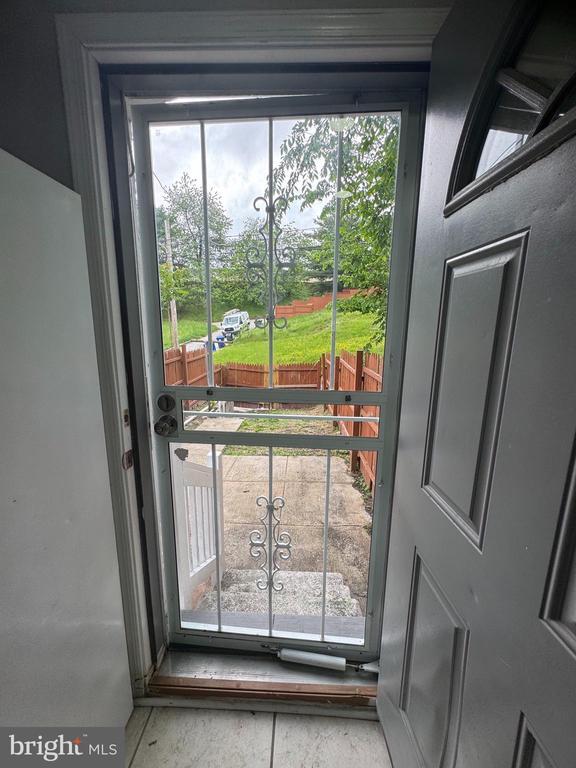 450 Roundview Rd in Baltimore, MD - Building Photo - Building Photo