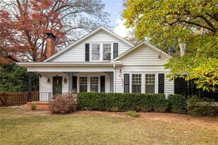 5450 E Mountain St in Stone Mountain, GA - Building Photo