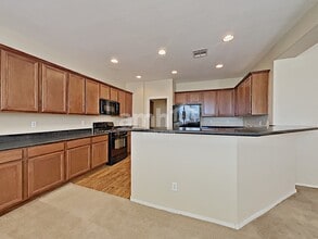 1052 Crescent Falls St in Henderson, NV - Building Photo - Building Photo