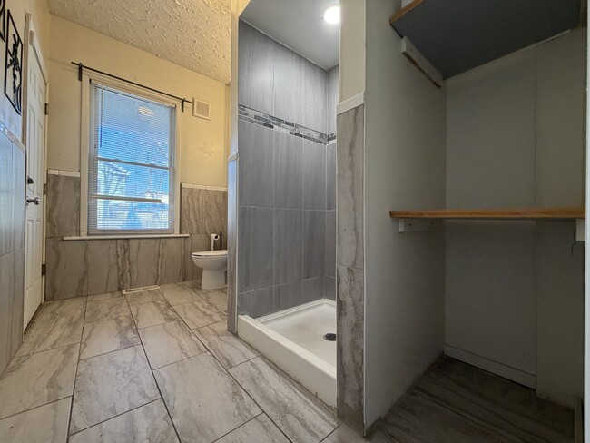 470 Noble Ave, Unit 468 First Floor in Bridgeport, CT - Building Photo - Building Photo