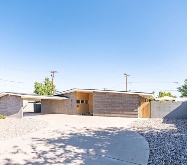 1801 N Bridalwreath St in Tempe, AZ - Building Photo - Building Photo