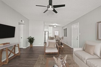 Cornell Apartments in Phoenix, AZ - Foto de edificio - Building Photo