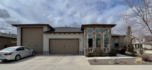 property at 105 S Baxter Wy