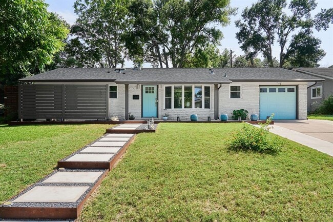 property at 1805 St Albans Blvd