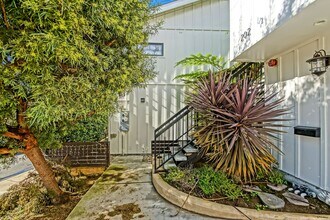 202 Whiting St in El Segundo, CA - Building Photo - Building Photo