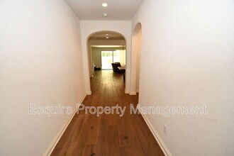 505 Elm Cottage Ct in Camarillo, CA - Building Photo - Building Photo