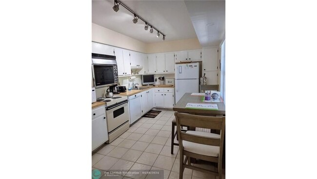 804 Cypress Blvd in Pompano Beach, FL - Building Photo - Building Photo