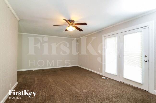 6107 E 152nd St in Grandview, MO - Building Photo - Building Photo