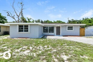 111 NW 21 St in Pompano Beach, FL - Building Photo