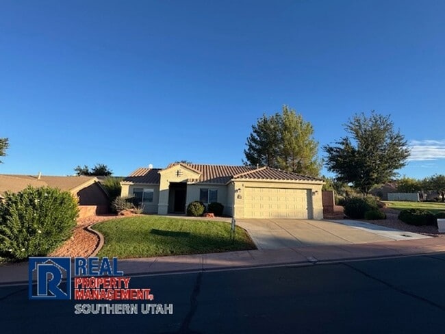 1173 W Snow Canyon Pkwy in Saint George, UT - Building Photo - Building Photo