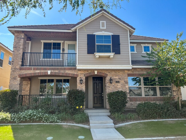 11713 Campus Park Dr in Bakersfield, CA - Building Photo - Building Photo