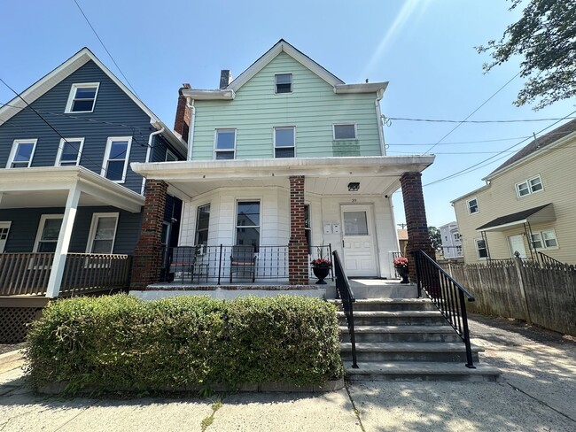 property at 39 Guilden St