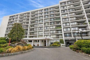 500 High Point Dr in Hartsdale, NY - Building Photo