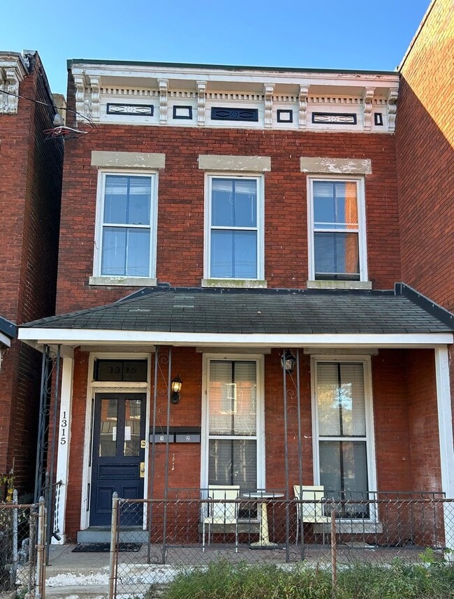 property at 1315 W Cary St