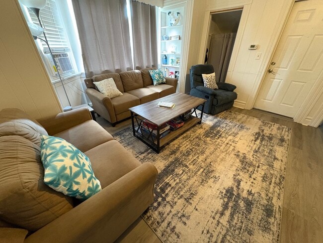 29 Stillman Ave, Unit Apt 1