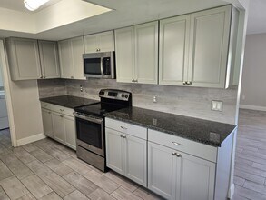 108 Loredo Ln in Kissimmee, FL - Building Photo - Building Photo