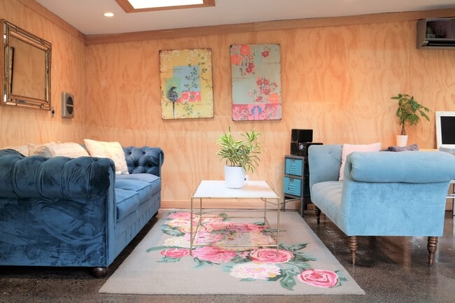 10733 Phinney Ave N, Unit A