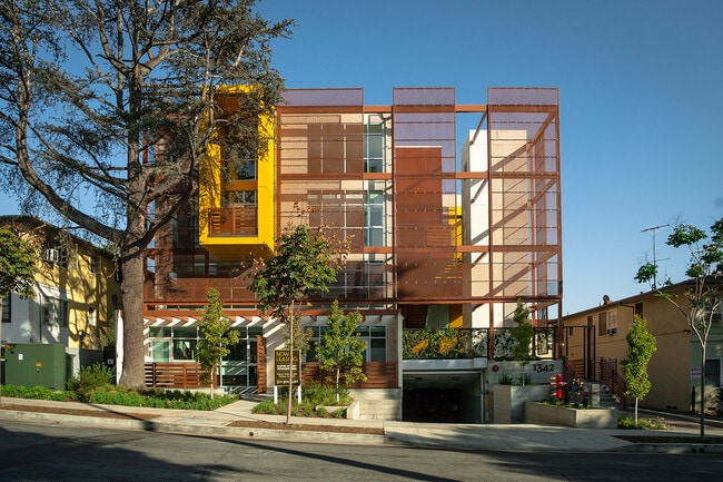 property at 1342 Hayworth Ave