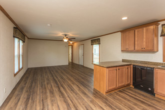 Valley Hills in Ravenna, OH - Building Photo - Interior Photo