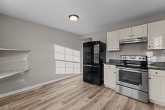 6353 Scottsfield Dr in Suffolk, VA - Foto de edificio - Building Photo