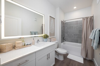 Madison Midtown in Melbourne, FL - Foto de edificio - Interior Photo