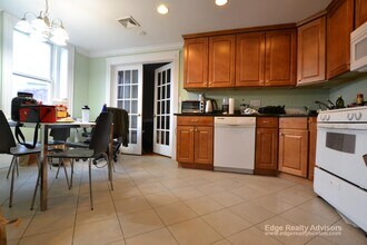 14 Sutherland Rd in Boston, MA - Foto de edificio - Building Photo