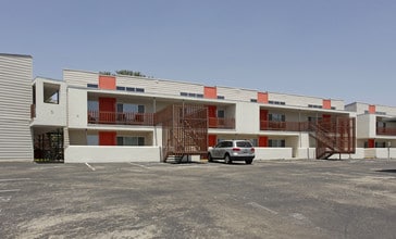 Akoya Green Condos in Austin, TX - Foto de edificio - Building Photo