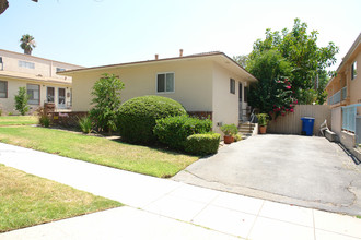 620 E Cypress Ave in Burbank, CA - Building Photo - Building Photo