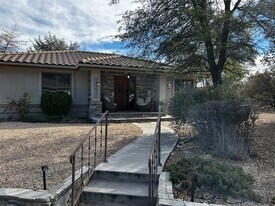 2630 W Tall Oaks Ct in Prescott, AZ - Building Photo