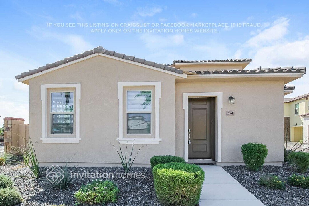 18947 W Pasadena Ave in Litchfield Park, AZ - Foto de edificio