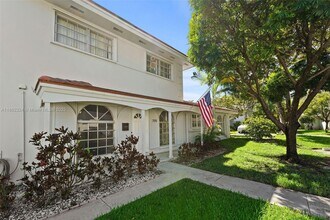 7911 Camino Cir in Miami, FL - Building Photo - Building Photo