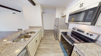 1208 Houston St, Unit 1208 Houston st #2 in Rosenberg, TX - Building Photo