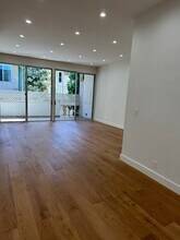 11970 Montana Ave, Unit 312 in Los Angeles, CA - Building Photo - Building Photo