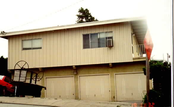 1734 163rd Ave in San Leandro, CA - Foto de edificio - Building Photo